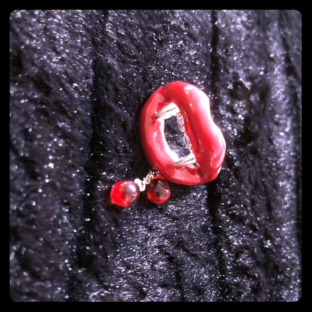 Vampire ring
